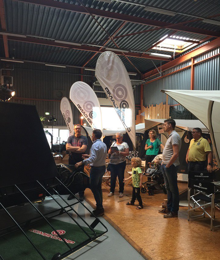 combi_camp's tweet photo. Wat was het druk afgelopen zaterdag! Het leek wel of iedereen zo van de camping af, bij ons de showroom in dook. Op zoek naar een nieuwe vouwwagen of tenttrailer.

Vele kampeerders kwamen een bezoek brengen aan de Flagship Store in Heemstede!

#vouwwagen #combicamp https://t.co/snqfMfCTK0