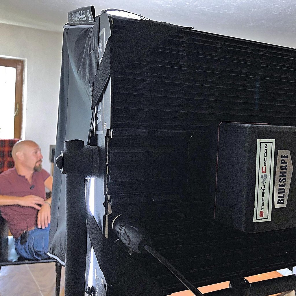 DoPchoice's tweet image. Interview setup with @cekko_dp and one of our #SNAPGRIDS helping to give the light direction 
@blueshape_it @cartoni.camerasupports @dopchoice @photonialed

#dopsnapgrid #onset #bts #cinematographer #gaffer #keygrip #filmmaker #filmlighting #gafferslife #filmmaking #setlighting