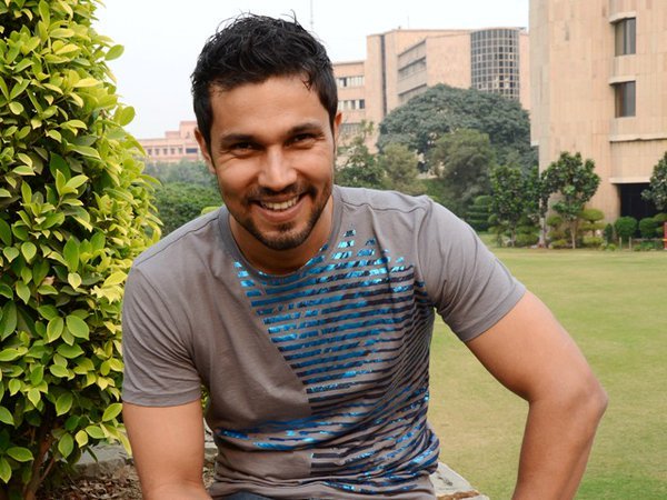 Buon Compleanno a Randeep Hooda ! Happy Birthday, Mr. ! Miss you on screen 