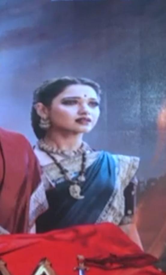KishorTRISHAFAN's tweet photo. Lakshmi from #SyeRaa 😍😍😍
@tamannaahspeaks look 👌👌👌
@STspeaks_offl @VickyS_Speaks @manotammu @GunaSpeaks @ViniSayz #SyeRaaTeaserDay #SyeRaaMaking #SyeRaaNarasimhaReddy https://t.co/t9EvbNh0x7