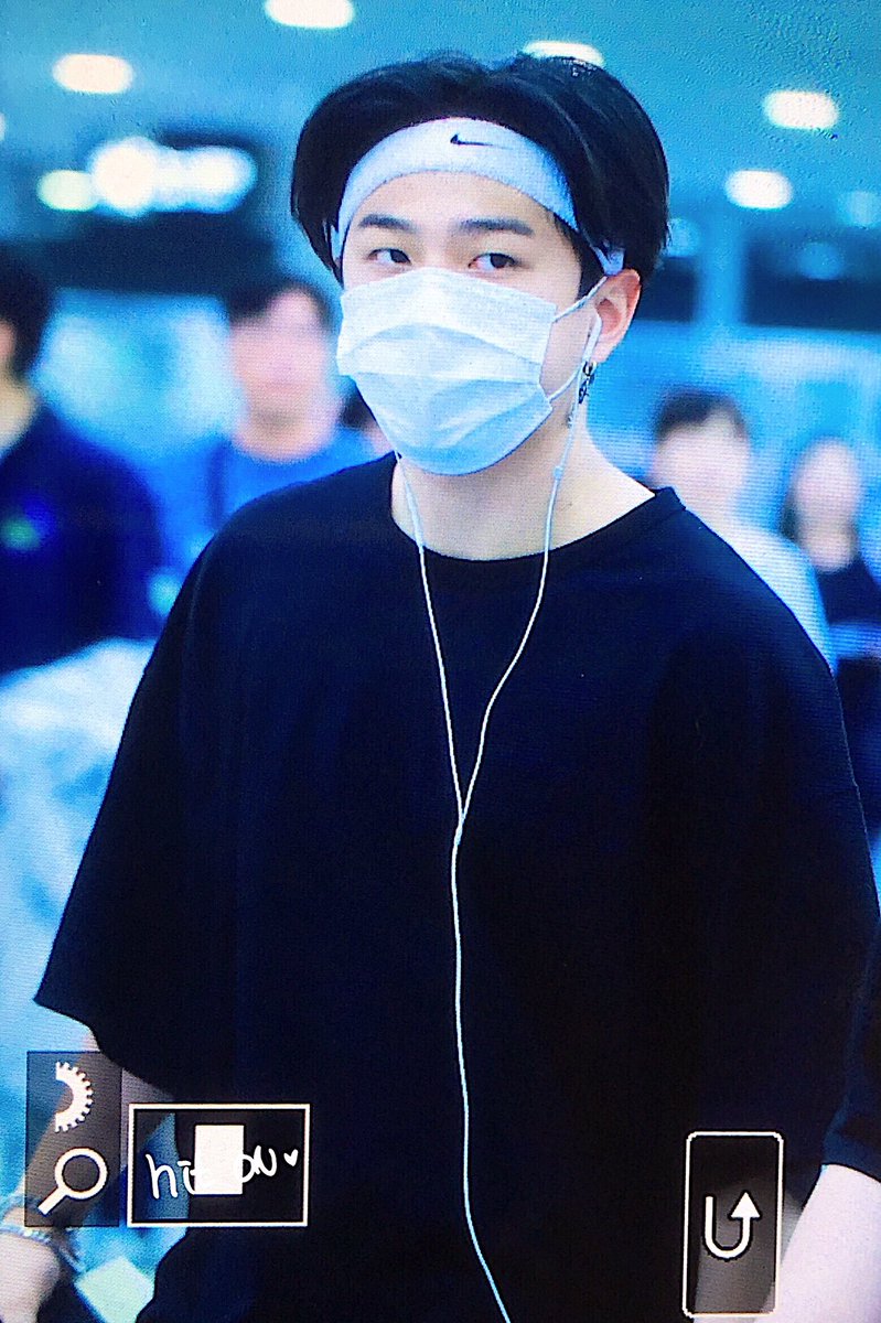 hiton970103's tweet photo. 190820인천
안전 도착✈️

#아이콘 #ikon #동혁 #김동혁 #donghyuk #ドンヒョク 
@D_dong_ii https://t.co/pG24iRWCdF