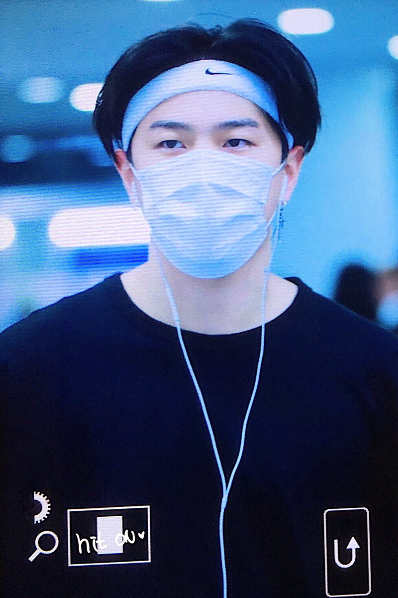 hiton970103's tweet photo. 190820인천
안전 도착✈️

#아이콘 #ikon #동혁 #김동혁 #donghyuk #ドンヒョク 
@D_dong_ii https://t.co/pG24iRWCdF