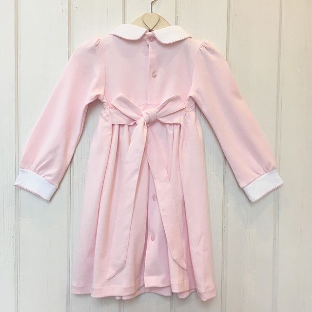 Who doesn’t love a bow on their back.
.
#fashion #babyfashion #toddlerfashion #toddlerfashionista #toddlerlife #fashiontoddler #bow #pink #traditionalbabyclothes #traditionalbabywear #traditionalbabyboutique #pimacotton #luxurylifestyle #lux #luxury_club instagram.com