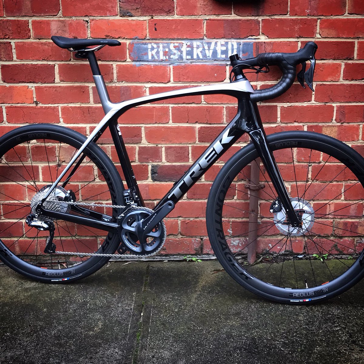mwkeenan's tweet photo. New bike day just as I’m ready to leave for the Vuelta a Espana. Back in a month and I’ll be ready to ride. 

Thanks @Peakcycles and @TrekBikesAust , @TrekBikes. 

#bikes #cycling #ride #trek #peakcycles https://t.co/fn8B6GdPnd