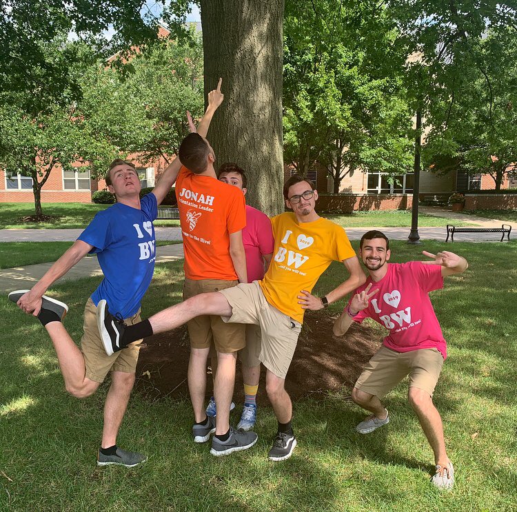 PLPBW's tweet photo. Several of our brothers spent the last two weeks training for and being Week of Welcome Orientation Leaders! We’re proud of all the hard work you’ve done, and we look forward to meeting you, Class of 2023! 🐝 https://t.co/iCU6PSl0MX
