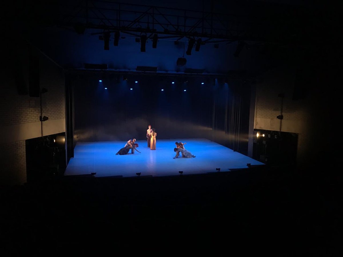 JOMBA! Contemporary Dance Experience (@jomba_dance) on Twitter photo <a href="/Jazzart_dance/">Jazzart Dance Theatre</a> #CapeofGhosts powerful work around people, land and belonging. Standing ovation ! #dancedurban #lovedance <a href="/Jazzart_dance/">Jazzart Dance Theatre</a> #CapeofGhosts powerful work around people, land and belonging. Standing ovation ! #dancedurban #lovedance