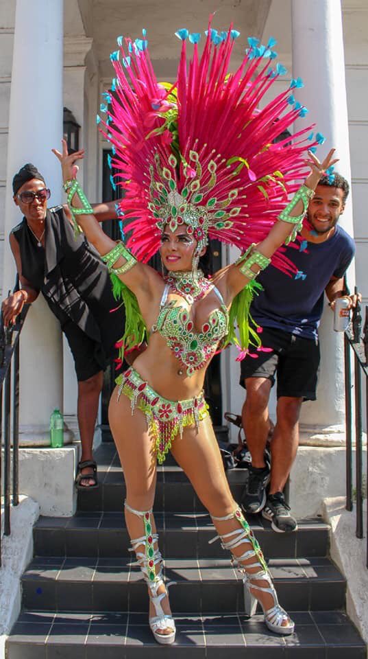 When in #nottinghill 💕💃🏻🇧🇷🎉🎶 @paraisosamba @NHCarnivalLDN #london #nottinghillcarnival #NottingHillCarnival2019 #sambadancer #brazilian #hot #paraisosambaschool #BankHolidayMonday Photo by @Coops_x #carnivalparade #simonereeves @VivaBrasilSamba #london