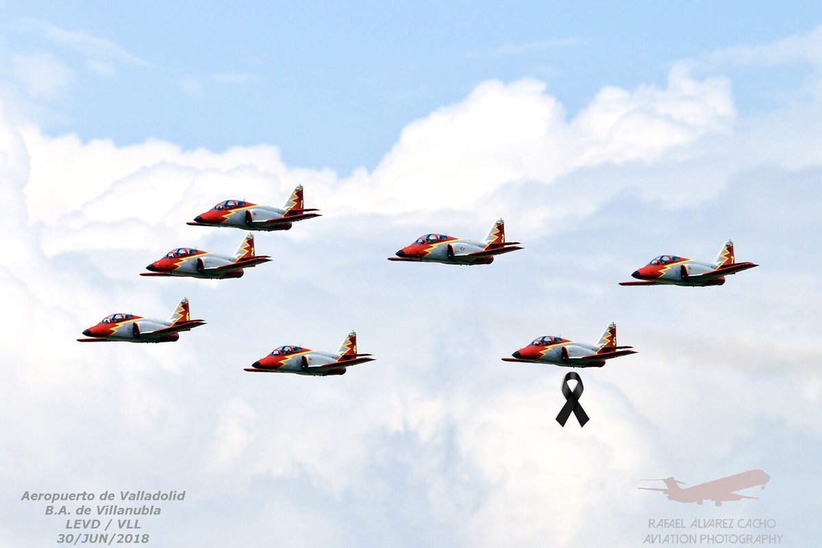 AlvarezCacho's tweet photo. D.E.P. Comandante Francisco Núñez Martín. Honor y Gloria. #PatrullaAguila #CASA #C101 EB #Aviojet E.25-13 /79-13 #Aguila5 #elsolo @EjercitoAire #spainairforce #Villanubla @AeropuertoVll 😓 🇪🇸 https://t.co/64IH6S3GnU