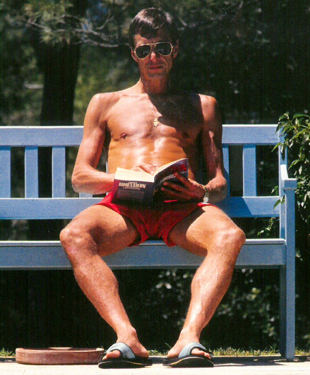 barcalovers1992's tweet photo. Cruyff, 1989.
#FCBarcelona https://t.co/pcFn3xauku