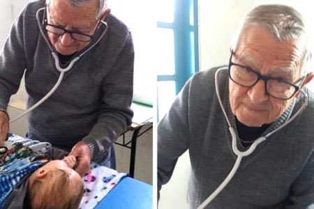 Sgarrupati's tweet photo. Questo #pediatra ha #92anni e visita gratis i bambini bisognosi, come se fossero suoi nipoti.
https://t.co/r58xACWX9w https://t.co/nVxnSo0WTm