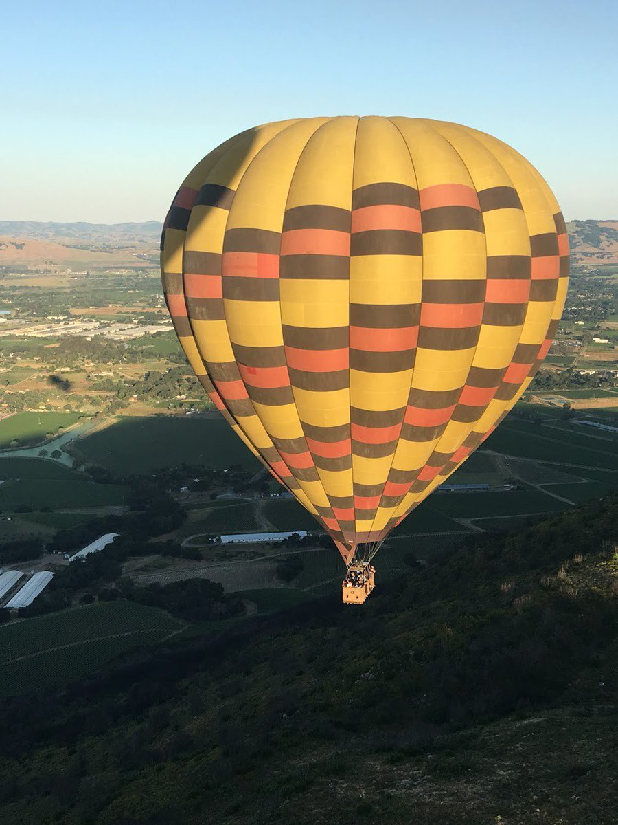 Good morning from Napa Valley! Are you visiting wine country soon? 🍇☀️

#balloonsabovethevalley #hotairballoons