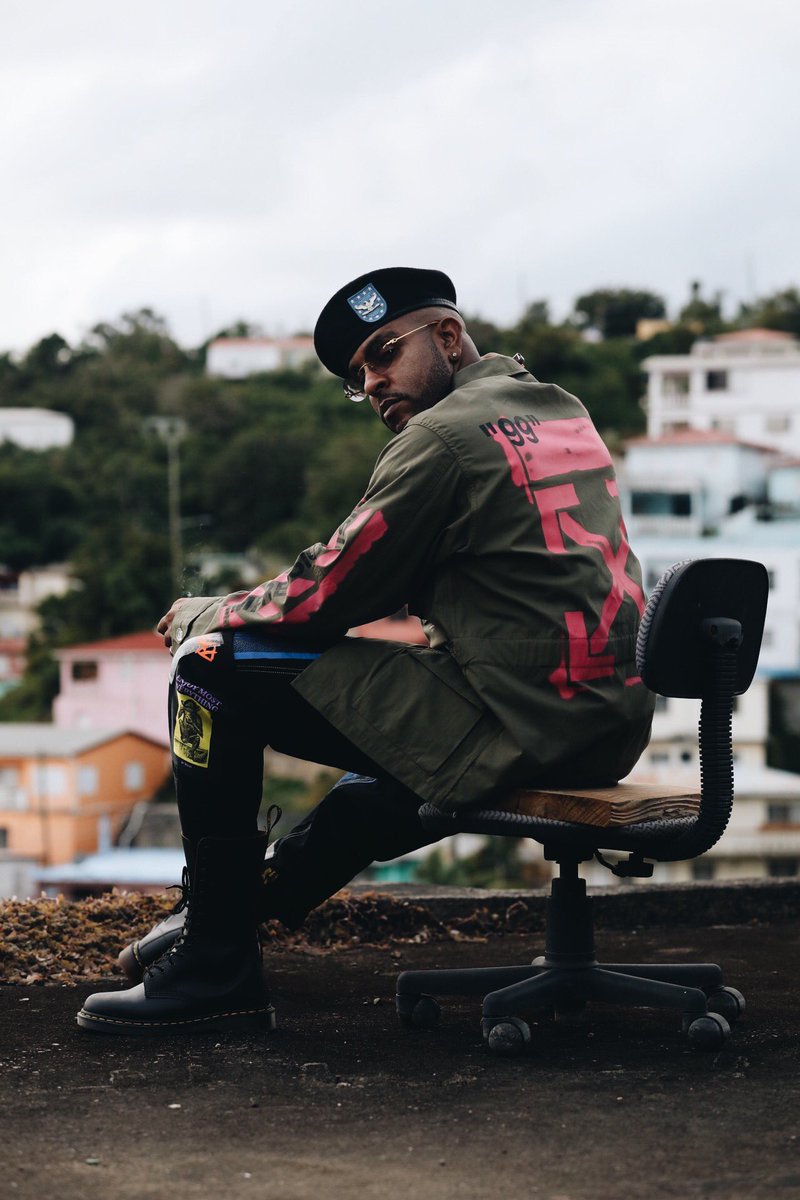 VerseSimmonds's tweet photo. They heard #GUNSTOWN & thought the person singing it was bobo-dread...itโs 2019 and yโall still following stereotypes?! Well in the words of Morgan Heritage โyou donโt haffi dread to be Rastaโ and u def donโt have to be a dread to praise the most high! Catch up to the deh times https://t.co/pTIZaKKLko
