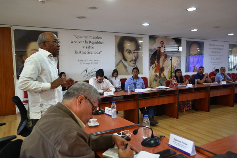 mineducacion_ve's tweet photo. Vpdte. Sectorial @psuvaristobulo: "Aprovecho para aclarar que aquí no hay maestros express, aquí todos los maestros tienen que estudiar en la universidad"

#VenezuelaTierraDePatriotas https://t.co/hpNU8ZT59t