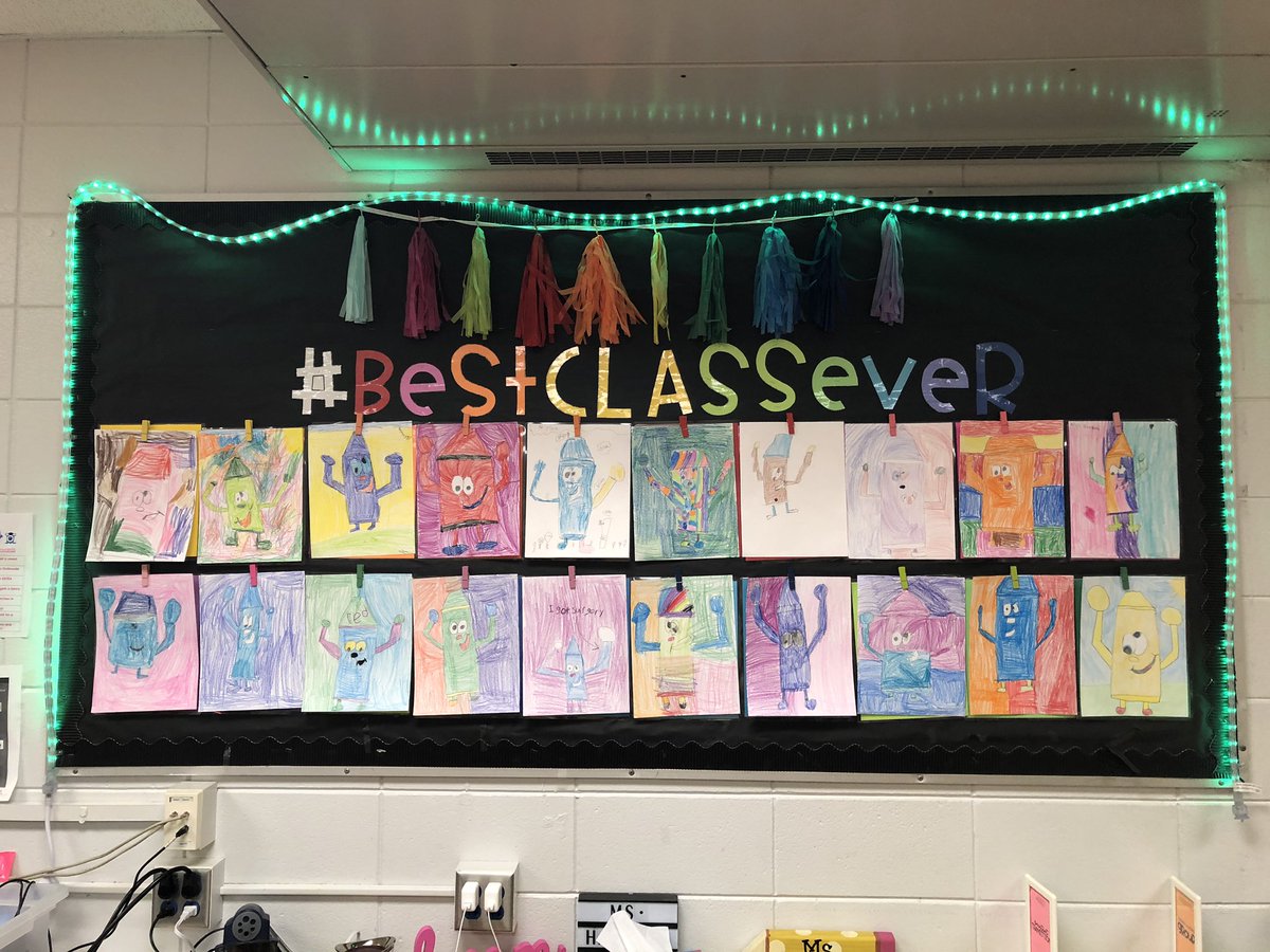 JulieC8466's tweet photo. @JCPSKY Ms. Hawks’ lucky second graders learn in a beautiful learning space at Eisenhower. ❤️🦅💙 #EagleNation https://t.co/hRkiKyJ8Y7