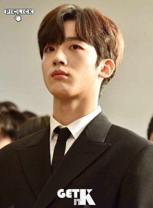 zhixuu's tweet photo. This is congratulatory tweet to the newborn center of Korea also my * boyfriend, Kim Yohan. Welcome to the bright and flowery journey of debuted idol! Can't believe that you've grown a lot since the first time I saw you with that pair of shoes. Gosh time flies so fast, ain't it? https://t.co/qwrhFbGo8J