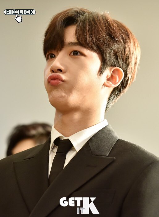 zhixuu's tweet photo. This is congratulatory tweet to the newborn center of Korea also my * boyfriend, Kim Yohan. Welcome to the bright and flowery journey of debuted idol! Can't believe that you've grown a lot since the first time I saw you with that pair of shoes. Gosh time flies so fast, ain't it? https://t.co/qwrhFbGo8J