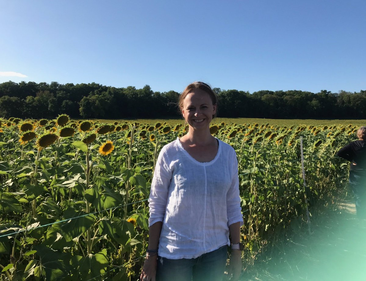 bethp60's tweet photo. NEW Design - Long Sleeve Linen "Leesa" Perfect-Fit Top, shown in white handkerchief linen.  Modeled by the lovely LISA / https://t.co/3nOVndiM0a #linentop #whitelinen #etsylinen #slowfashion #lagenlookclothing #lagenlookshirt #gauzeclothing #linenclothing #linenshirt https://t.co/VS3BO9GOXt
