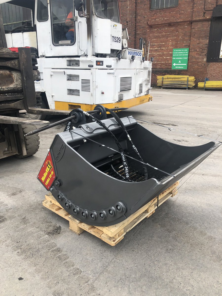 Abiljo_buckets's tweet photo. #Multavex #vibra #screening bucket delivered recently to Harsco metals at forge masters #foundry in Sheffield for screening #steelslag #recycle https://t.co/rj9Au7F0rU