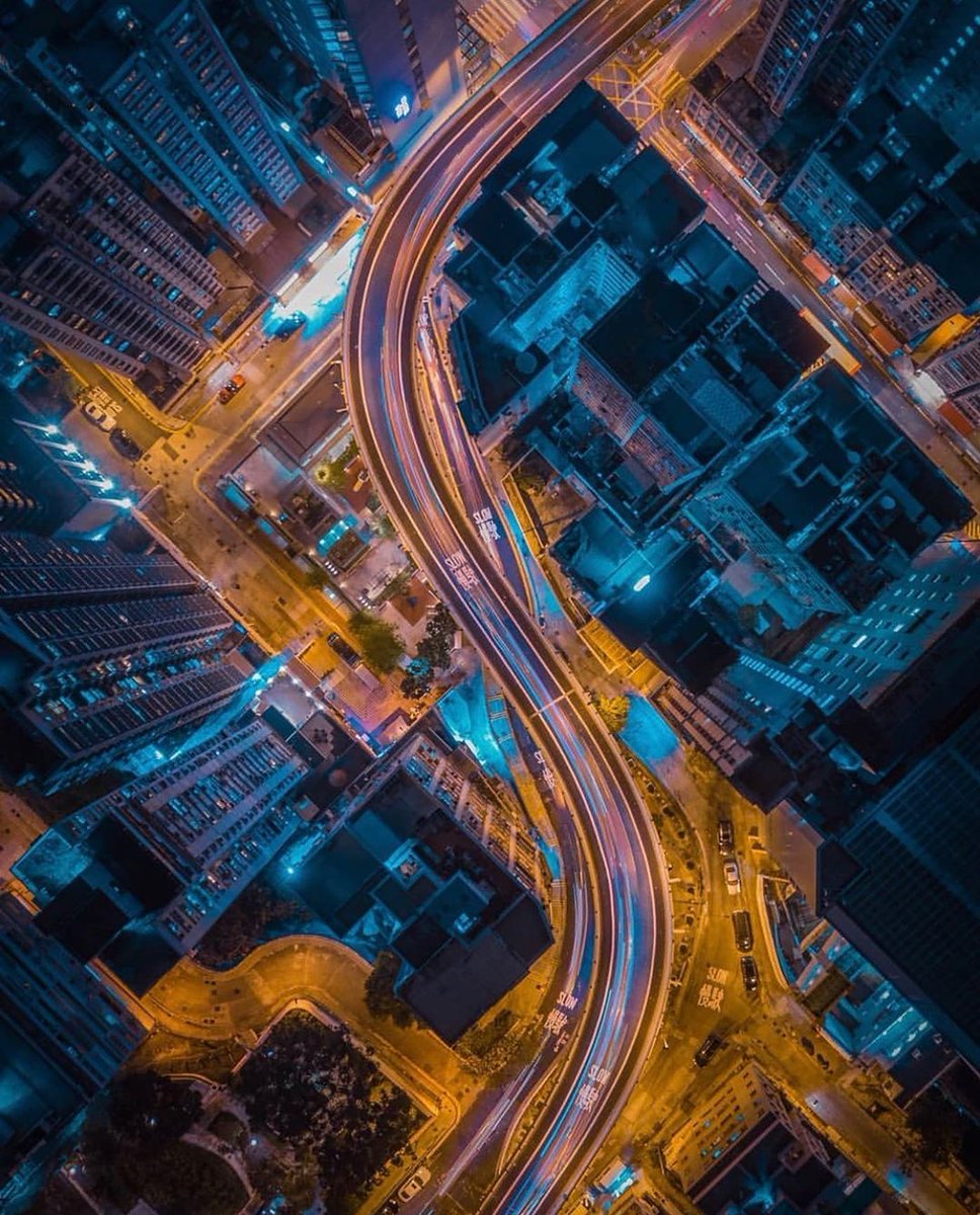 AirVuz's tweet photo. Big city vibes 🌃

⌘📸: @nightsnlights
📍Hong Kong
#UnitedByDrone https://t.co/NxN4Jhakm1