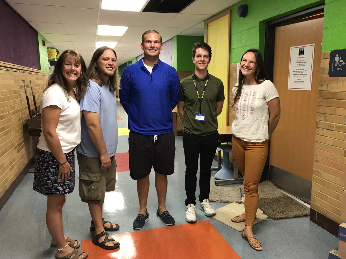 Mr_Heaton12's tweet photo. We are ready for the year! #a2breakthrough #4thgrade https://t.co/GGFKm219B5
