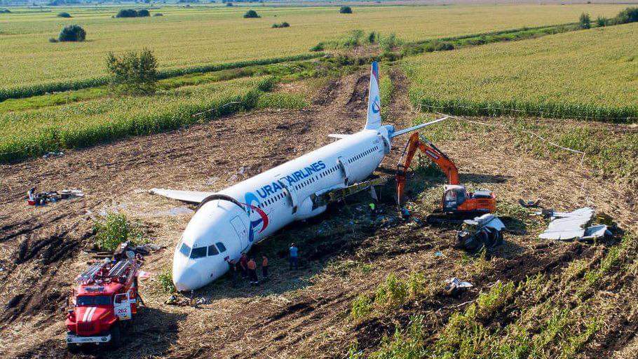 FlightModeblog's tweet photo. Remember the Airbus A321 of Ural Airlines? Looks like the Russian authorities are scrapping it.
*Pictures by Air Plus News
#flightmodeblog #flightmode #aviation #avgeek #UralAirlines #Airbus #Russia #U6178 #Moscow #avgeeks https://t.co/kvcCsJbEDc