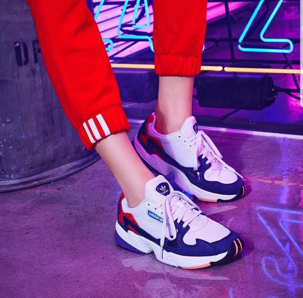 NFTHH9490's tweet photo. ขอส่งต่อรองเท้า Adidas Falcon แบบลิซ่าค่ะ 💕
- ของแท้ 💯 พร้อมส่ง/ ซื้อมากจากเกาหลี🇰🇷
- ไซส์ 37 ทักมาขอดูรูปเพิ่มเติมได้นะคะ
- ส่งต่อราคา 3000 💜
สนใจทักเดมมาเลยค่าาา 🌈🙋🏻♀️ #รองเท้าเกาหลี #อดิดาส #LISA #รองเท้ามือสองของแท้ #พร้อมส่ง #สินค้าเกาหลี https://t.co/BNsQQXqFTq