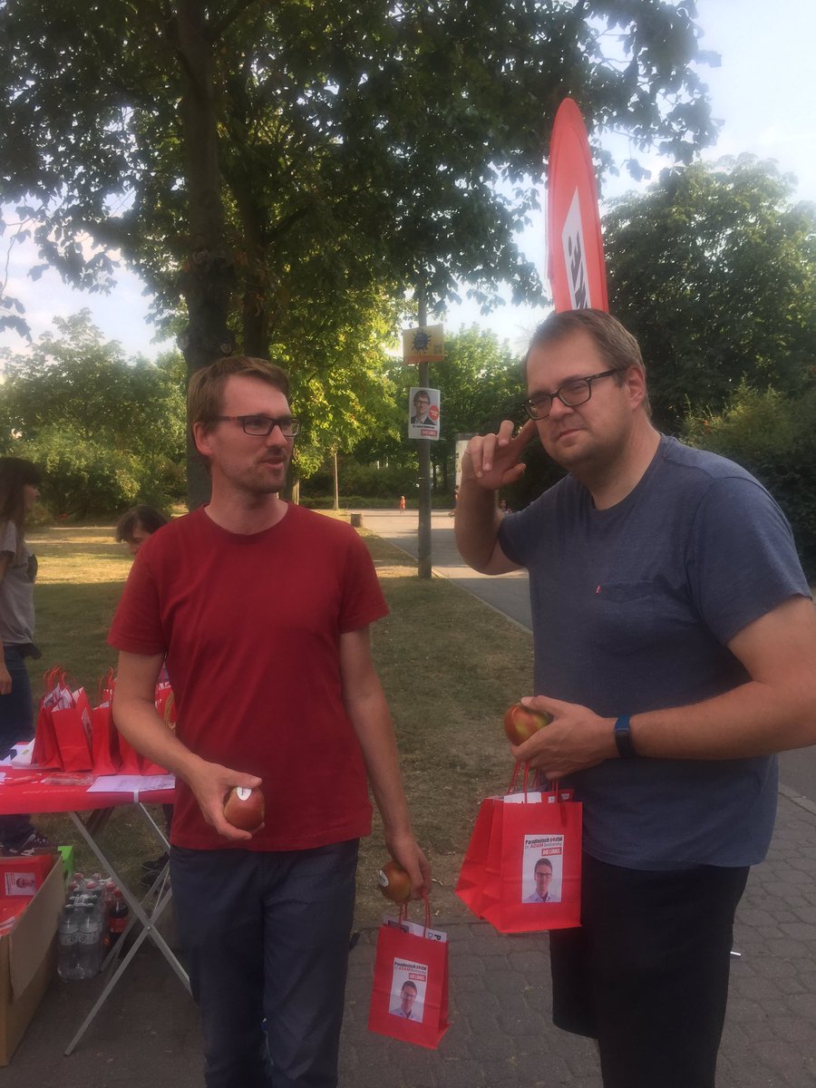 Bedam99's tweet photo. .@LINKEPELLI hört die Signale: #AdamDirekt
https://t.co/0Y0cb4lHsq #Erststimme
#ParadiesischSozial #sltw19 #Direktstimme #DieLINKE #Landtagswahl #wk29 https://t.co/nJBdm6NdOl