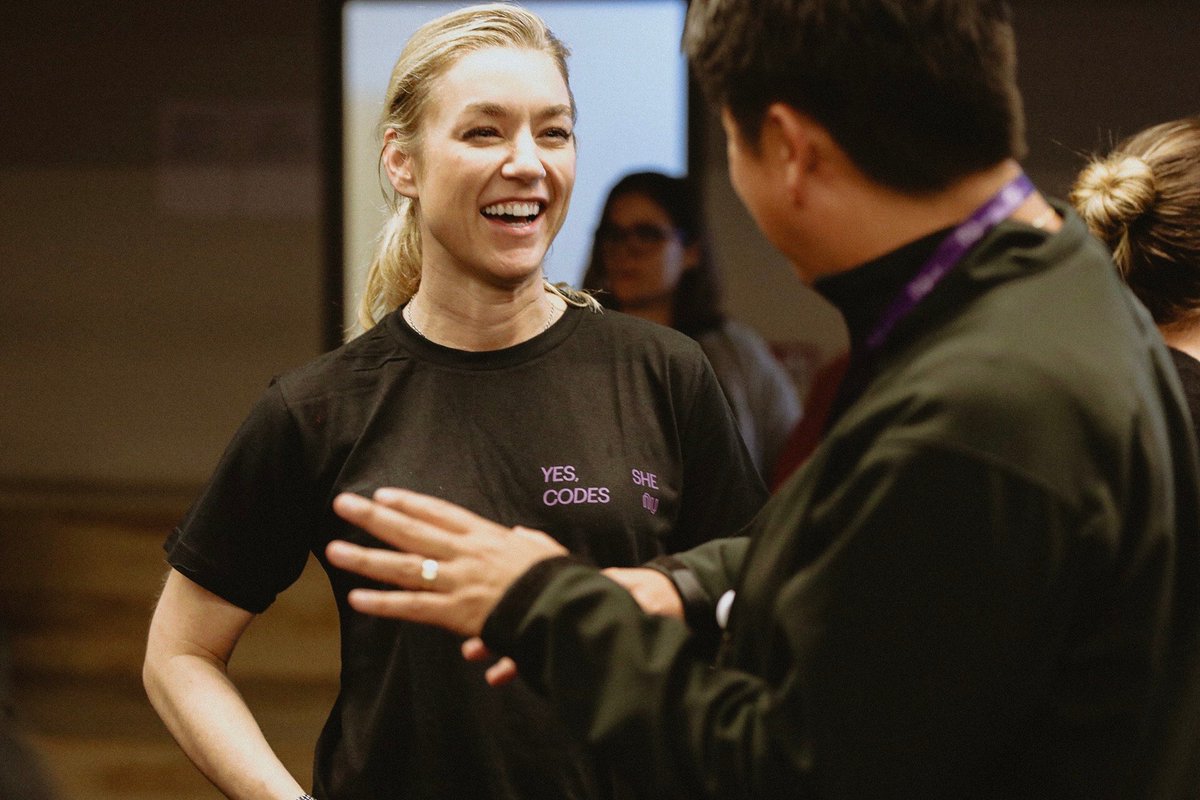 nubank's tweet photo. Aconteceu no último final de semana o evento #YesSheCodes, onde buscamos engenheiras de software para trabalhar no Nubank. Mais de 180 mulheres estavam reunidas em dois dias intensos pensados para fomentar a inclusão de mulheres na área de tecnologia. Veja como foi ;) https://t.co/kJPzCnqbj0