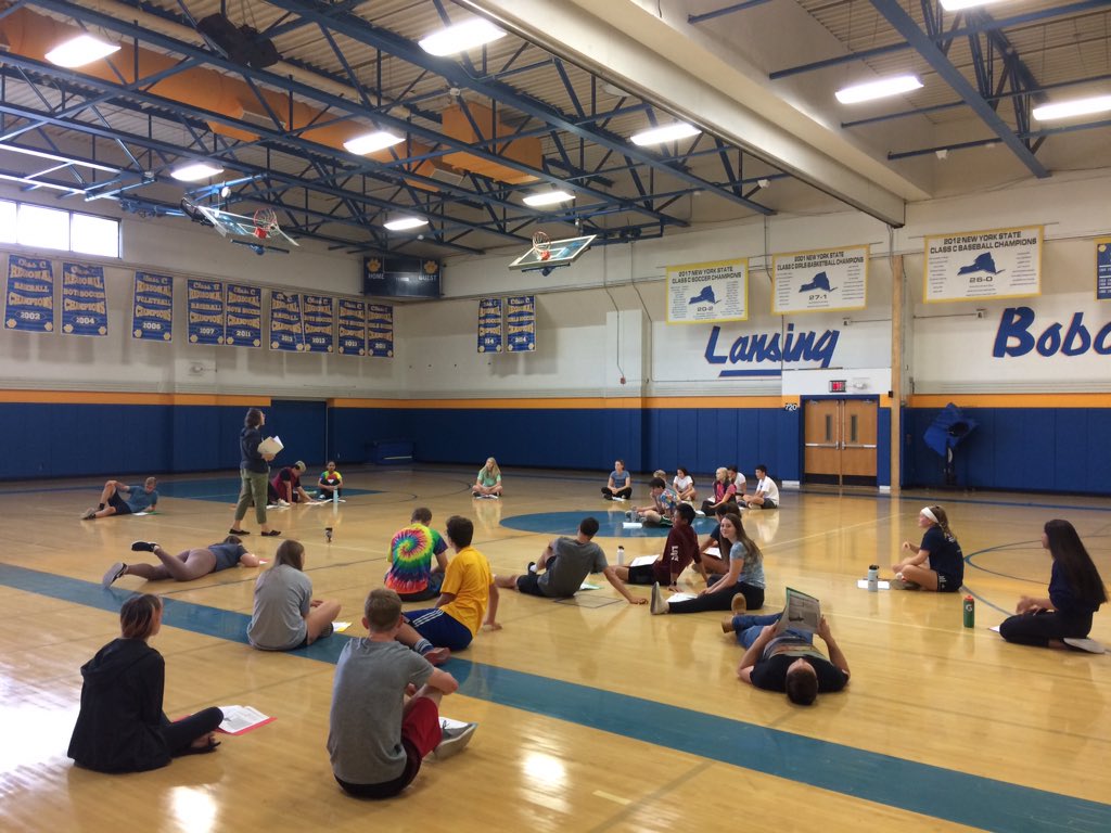 LansingLinkCrew's tweet photo. Second day of Link Crew training! Leaders getting ready to go for 9th grade orientation! https://t.co/xIcOHA9F5j