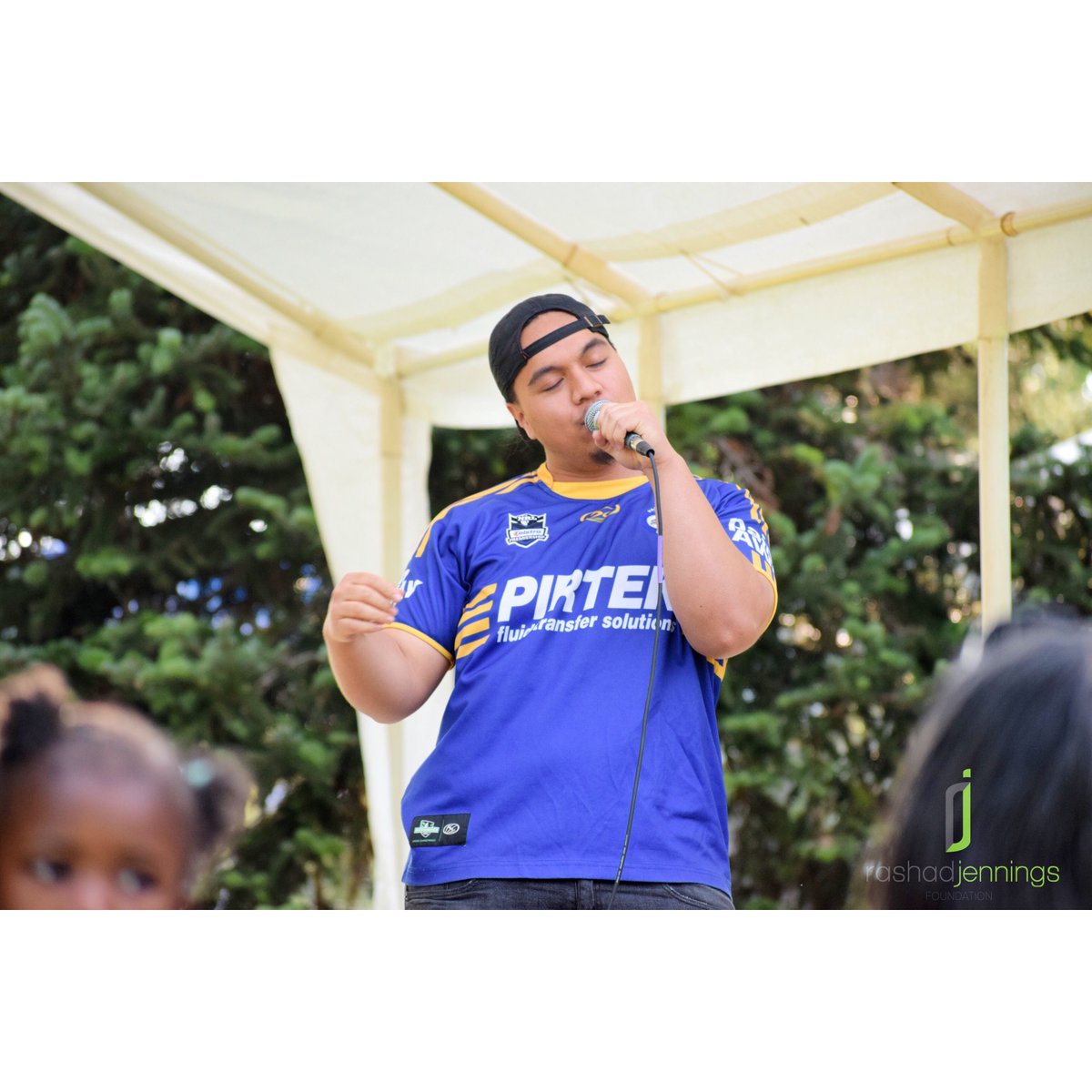 TheRJFoundation's tweet photo. One of the things that makes our Family Fun Fest so special is that we are able to invite local live performers to showcase their talents during our event. The community of Lynchburg certainly is a very talented one!๐
.
#RJF #Lynchburg #liveperformer #localperformers #sing https://t.co/nJ68gwMCAb