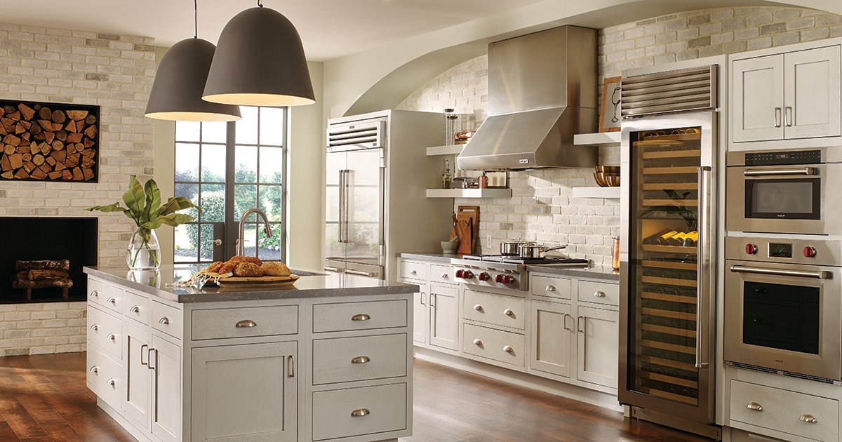 What’s trending now? Inset Cabinetry! Learn more about this good look and the artisanship behind it: bit.ly/2LJlNMK