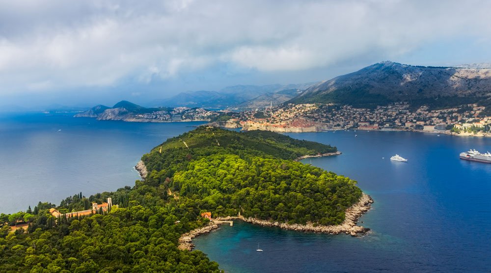 A chance to see Croatian coast from high above? Try now at priceless.com
