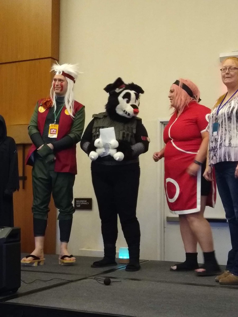 mewtwostyle's tweet photo. Attended AFW this last weekend and was asked to marry a Jiraiya & Tsunade! That's right -- Sanchez is officially ordained! And this was a legit wedding! #fursuit #fursuiter #furry #wedding #naruto #afw15 #afw2019 https://t.co/vVAewP0PQd