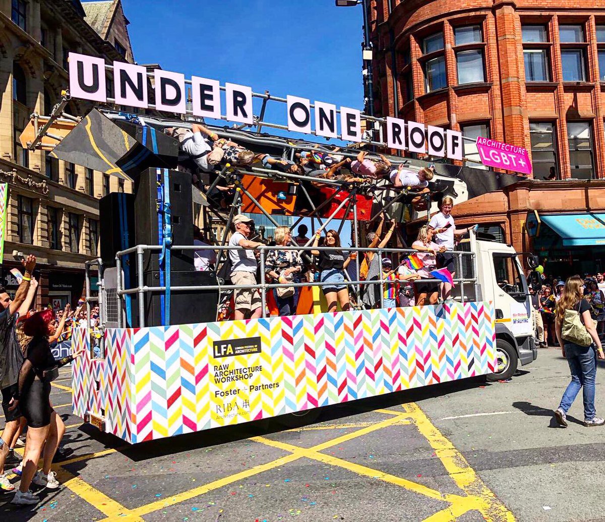 ArchitectLGBT's tweet image. We proudly marched alongside the fantastic @RAWLDN designed &amp;amp; @WeAreMcAlpine built float, under the summer sun and cheered on by an incredible crowd. Thank you all, including our Platinum/Gold sponsors: @FosterPartners @bdp_com #PLPArchitecture @GrimshawArch 🏳️‍🌈🎉👏🏼