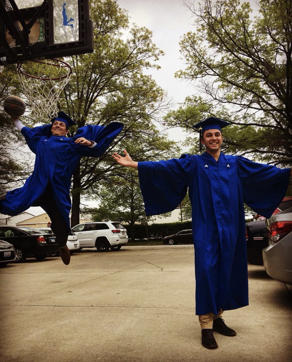 EIULambdaChi's tweet photo. Come fly high with Lambda Chi. https://t.co/yMHB0k3JEk #rushchops #gogreek #Fall19 #TrustTheProcess #chopsontop #eiu https://t.co/XeDGmBYk7w
