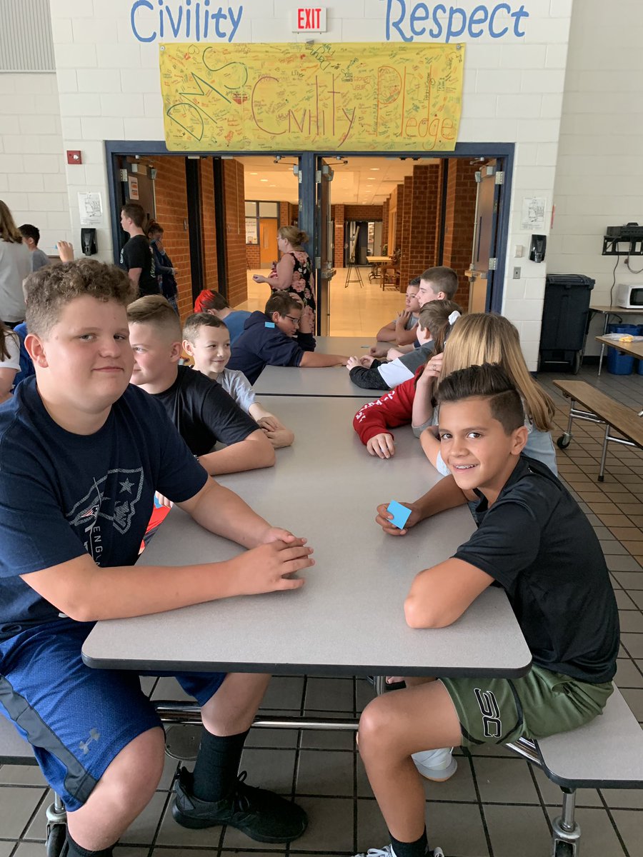 DmsWolves's tweet image. DMS Grade 7 team builder #DMSrocks @DMS_LeadLearner