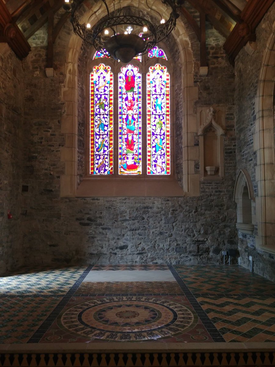 jszarkowska's tweet photo. On the way to #AP2019Sligo - already visited two castles and now waiting for the rain to stop for a sec to see #BoyleAbbey. It's good to be back in #Ireland. See you all soon @AP2019sligo :) #downmemorylane #conference #geophysics #Sligo #Eire https://t.co/qeh32qmujq