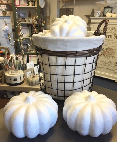 RevampedROI's tweet photo. Polystyrene pumpkins now available for your house or shop Halloween decor.  Can be painted, stenciled, decoupaged and much, much more. https://t.co/tl0RPeyrOq
(Photos from last October) #Halloween #Autumn #crafting https://t.co/Sjz1tAWdWB