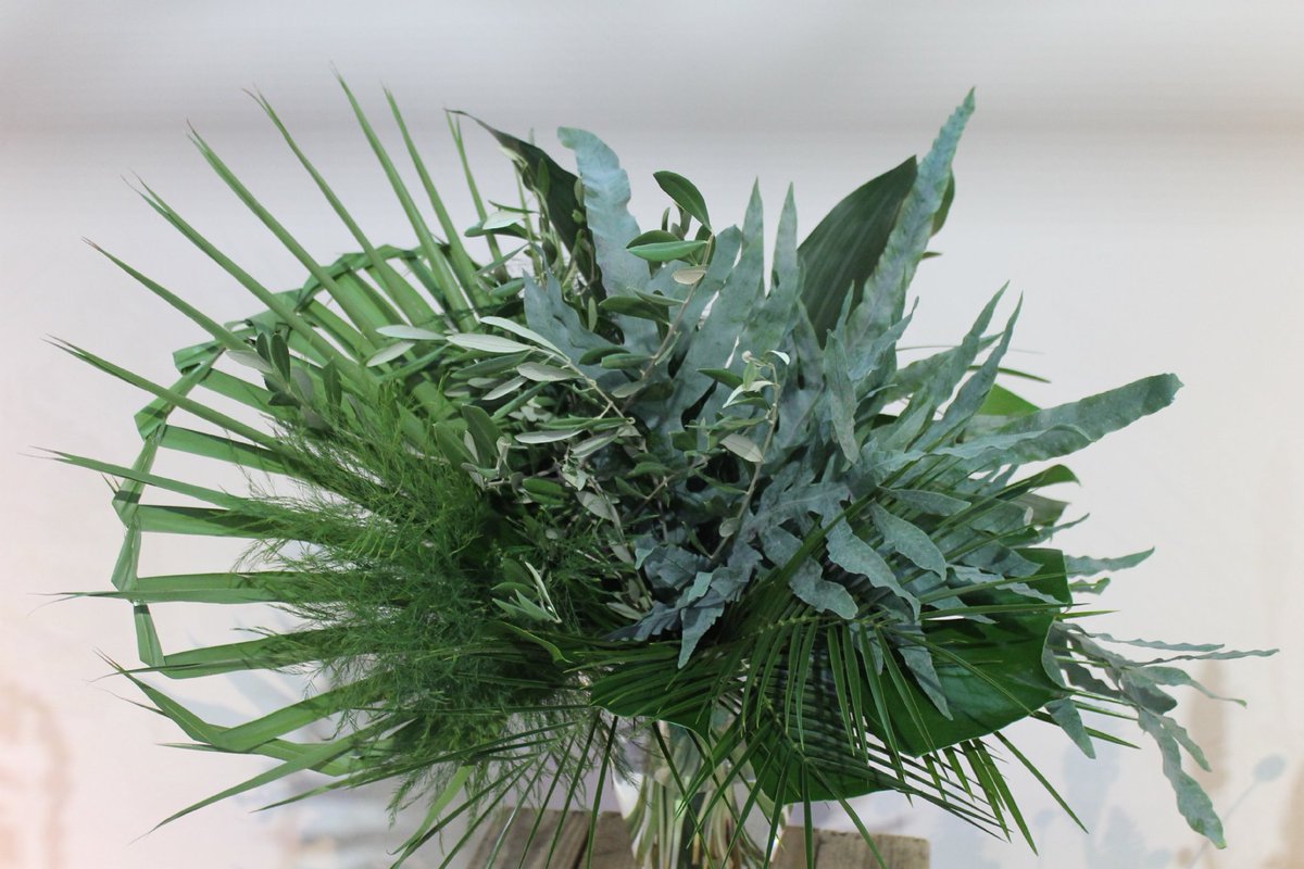 Adomex's tweet photo. Op het Bloem & Bladplein van Trendz werd er vandaag volop gewerkt met onder andere ons groen. Zie hier een mooi resultaat: het Adomex boeket! #beurs #trendz #bloemenblad #plein #adomex #boeket #adomexinternational https://t.co/U0u7mwBmL7