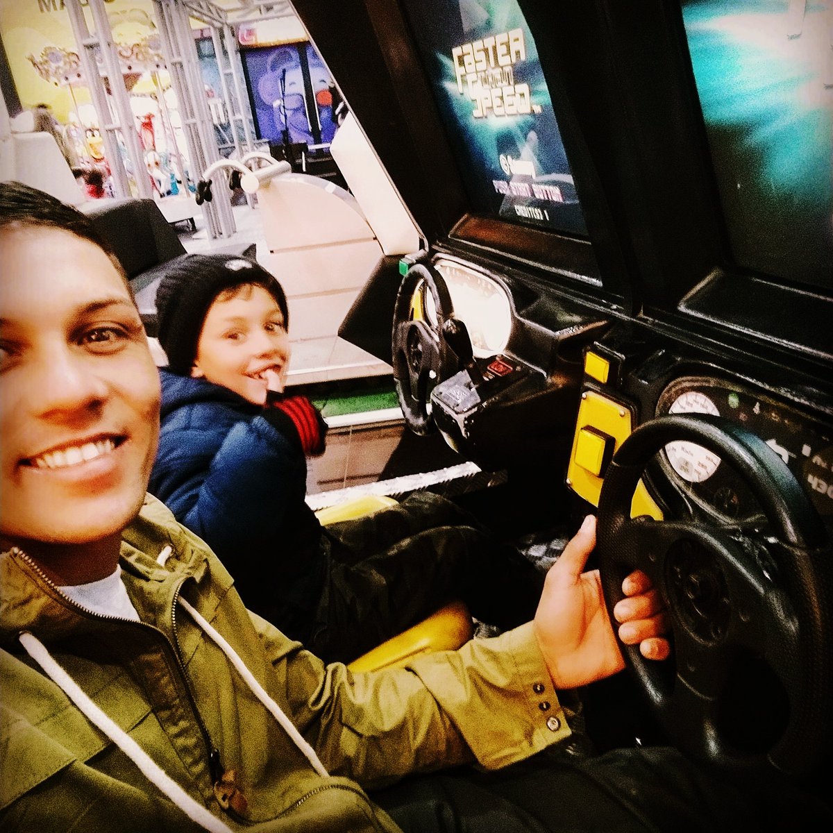 Jonathanlrnvs tweet picture