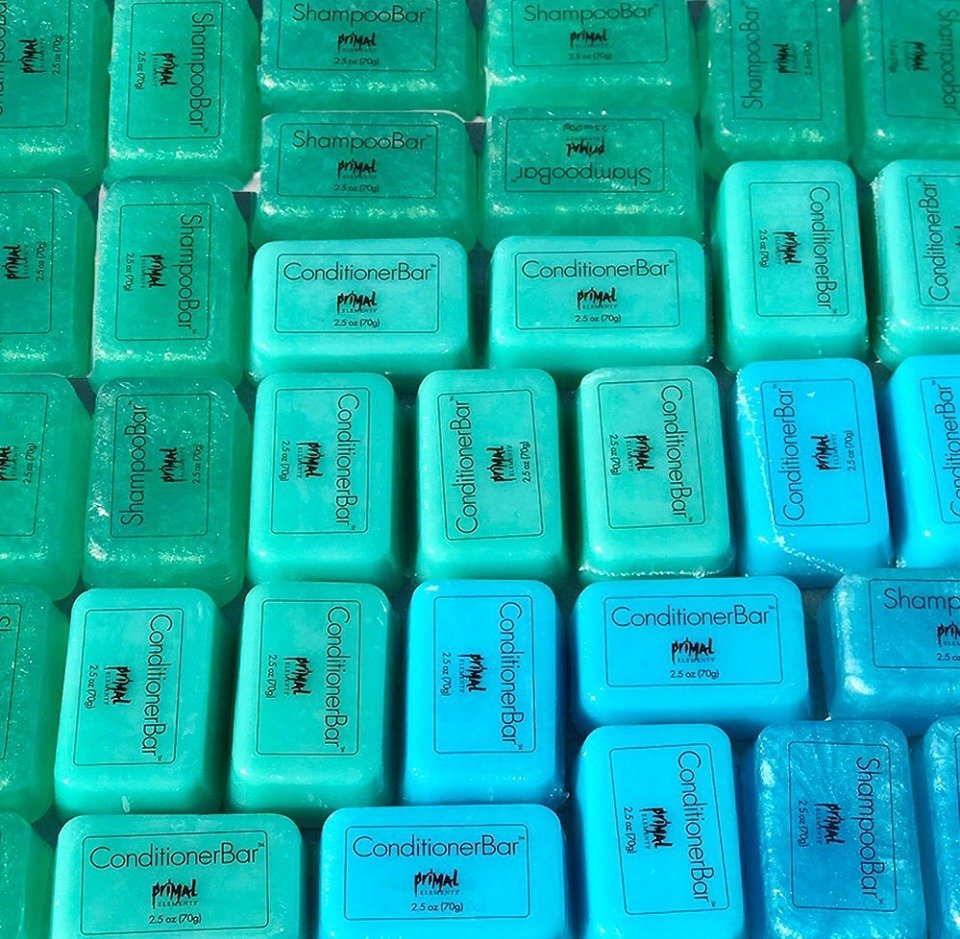 PrimalElements_'s tweet photo. Did you know?! Our ShampooBars &amp; ConditionerBars have saved over 10,000 POUNDS of plastic WASTE! That’s over 500,000 plastic bottles!! 😱 🌱 💕 

 #primalelements #funsoap #vegan #crueltyfree #nongmo #parabenfree #sulfatefree #shampoobar #conditionerbar #gogreen https://t.co/yujVlHEF2V