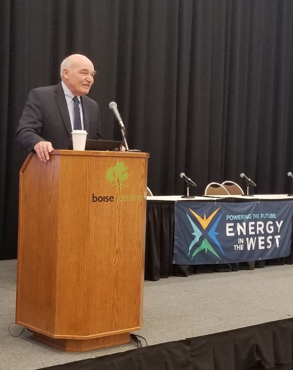 EventsApg's tweet image. Keynote speaker Vice Admiral Dennis McGinn spoke a/b how climate change is not a belief, it's a science. It's an opportunity, not just a problem. And solutions require all hands on deck, from government to the private sector to individuals. #EnergyintheWest #climatechange #energy