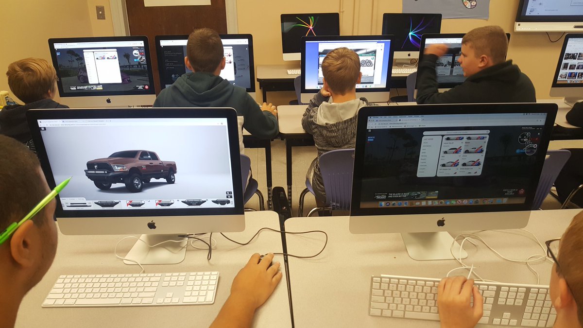 MrYatesFMS's tweet photo. Starting today with #agoogleaday, then creating travel passports using the avatars they created last week, finishing by customizing our travel vehicle. Adventure ahead! #fmsteach https://t.co/LTjtJL56ns