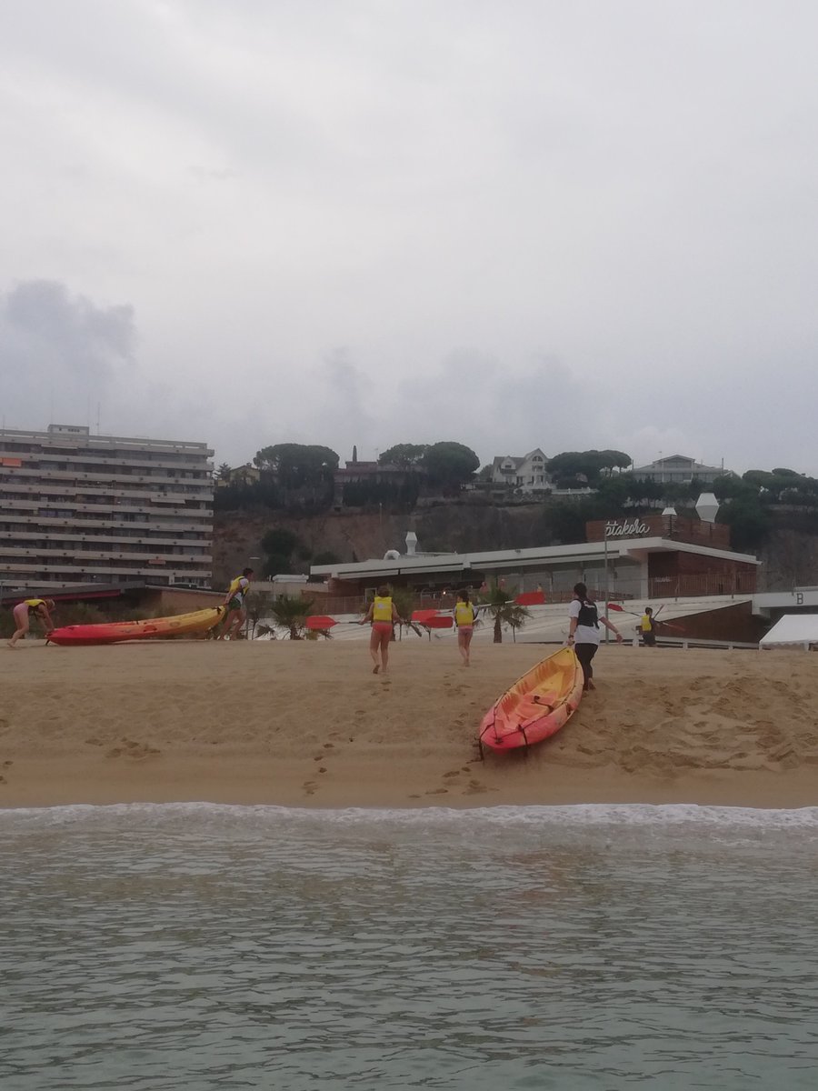 BNARENYS's tweet photo. La pluja no ens atura!
La gent de Mar som així
#bnam #gentdemar #esportsnautics @radioarenys @Turisme_Arenys @CostaBcnMaresme @UCECcat https://t.co/Om5KUsoYQJ