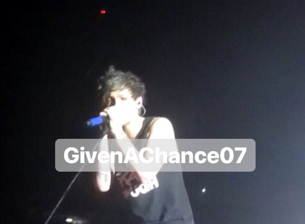 GivenAChance07's tweet photo. Four years ago today, I saw One Direction for the second time on the “On The Road Again Tour”!🎊

@Louis_Tomlinson #ProjectLOUIS #LouisTomlinson #OneDirection #onedirection2020 #OTRA #OTRACleveland #4YearsSinceOTRACleveland @onedirection 

Photos taken by me📸 https://t.co/OgONAsS1Jo
