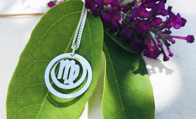 CLEVbijoux's tweet photo. ⭐️ https://t.co/FkHjViccxS
Bijoux en argent 925
⭐️ Loria, chaîne et médaille signe astrologique en argent 925, 35€
↪️ https://t.co/cVMAHSgBWe
#collier #clevbijoux #bijoux #astrologie #madeinFrance https://t.co/nPbYVRyZkE