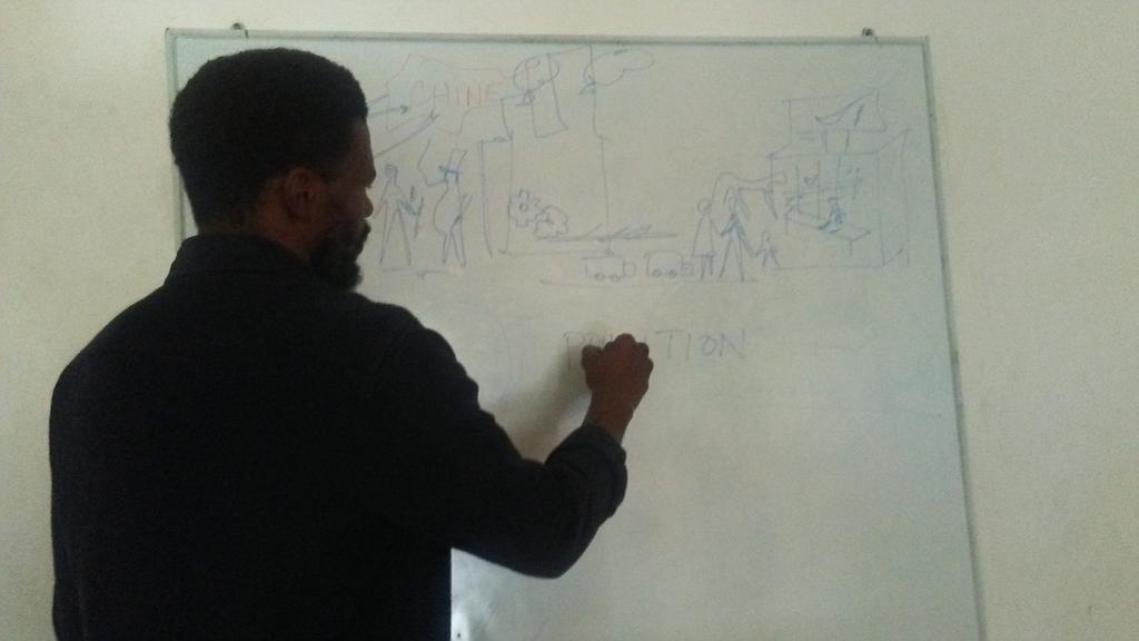 ReinorAkola's tweet image. Initié par  #opencodeacademy pour les enfants, le  #summercamp se poursuit ici à #WoeLab ! Aujourd'hui, M.  @sename__  a fait découvrir le  #design à nos Génies ! @UNICEFEducation @terredeshommes @OpenCodeAcademy @OIFfrancophonie @DIEUDONNEKEVIN @casimir_lamboni @AmeviBou