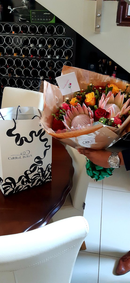 Bouquetblackst2's tweet photo. Smiley faces, happy hearts. IG:@bouquetblackstash, Whatzapp on 0727610262. #BBS #newsroom405 #FreshOn947 #WomensMonth2019 #TuesdayMotivation #RIPBenSaid #Mozambique #watson #DJSBU #MTVVMAs #SheOwnsHerSuccess #PhatJoe #bonang #Ramaphosa #SteveHarvey #Bringnenehome #flowers https://t.co/h9hw2JSP0I