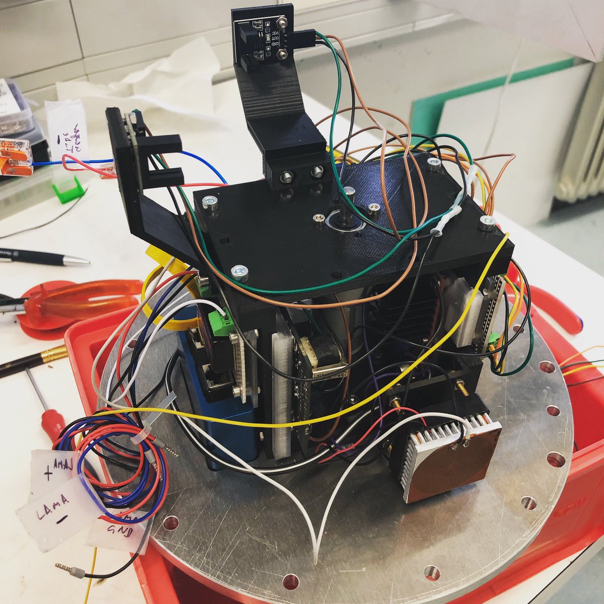 irocs_bexus's tweet photo. So today we connected our electronics to the lit of our pressure vessel and everything fits and sits where it belongs. https://t.co/cp6zYlTD1Q