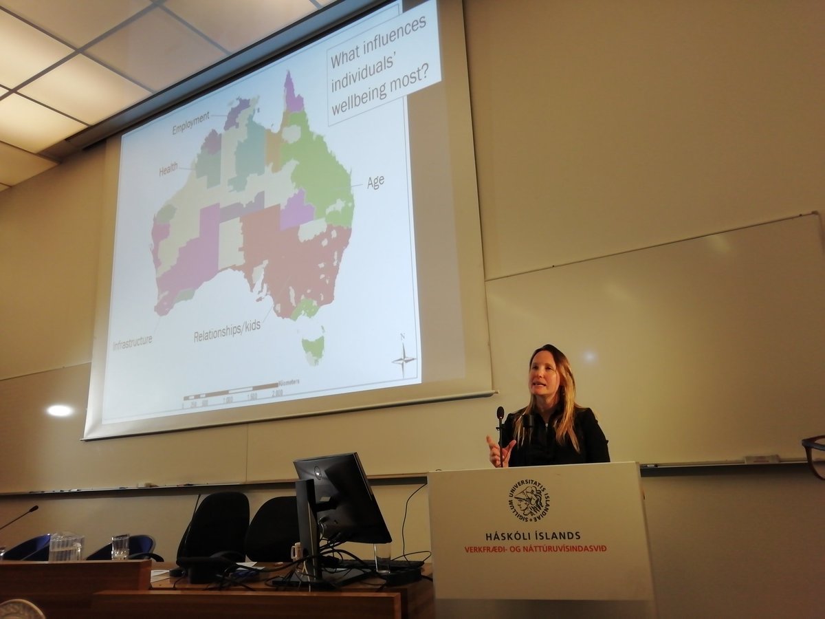 lucacoscieme's tweet photo. Surveys in Australia show that what drives life satisfaction differs across different regions @ida_kub at #AdaptEcon in Iceland https://t.co/R9Z5lNedCa